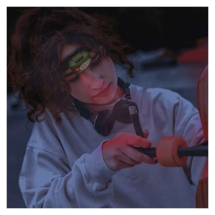 Latarka czołowa LED Discovery CHW43 na baterie 3×AAA 150lm 45m IPX4 GP P8583 aranżacja