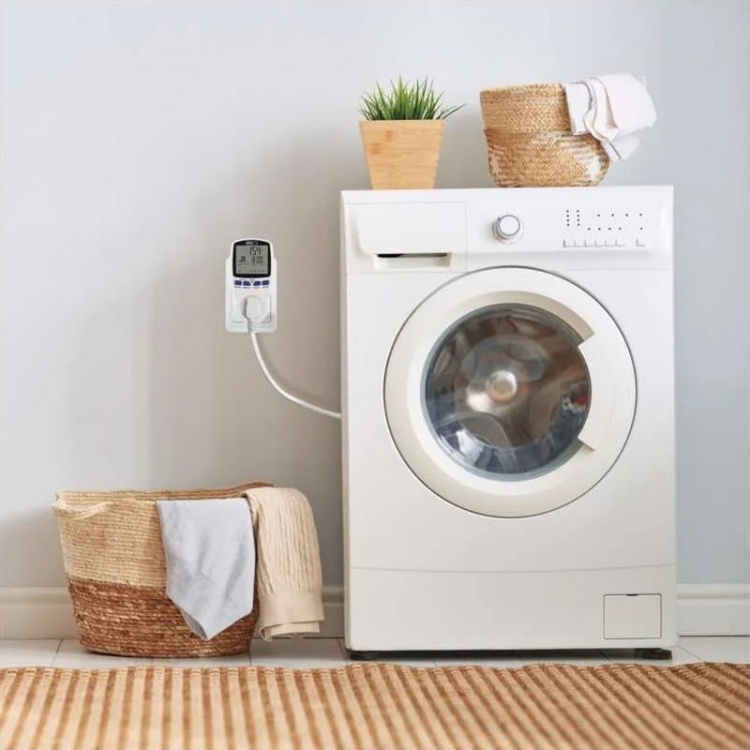 Watomierz do gniazdka Emos P5805 aranżacja