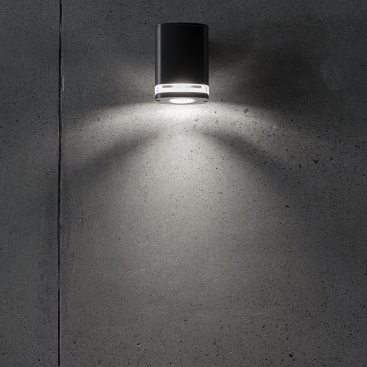 Oprawa elewacyjna ZEVI W EL GU10 szara IP54 Kanlux 38885 aranżacja