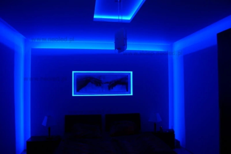 Sypialnia z oświetleniem rgb