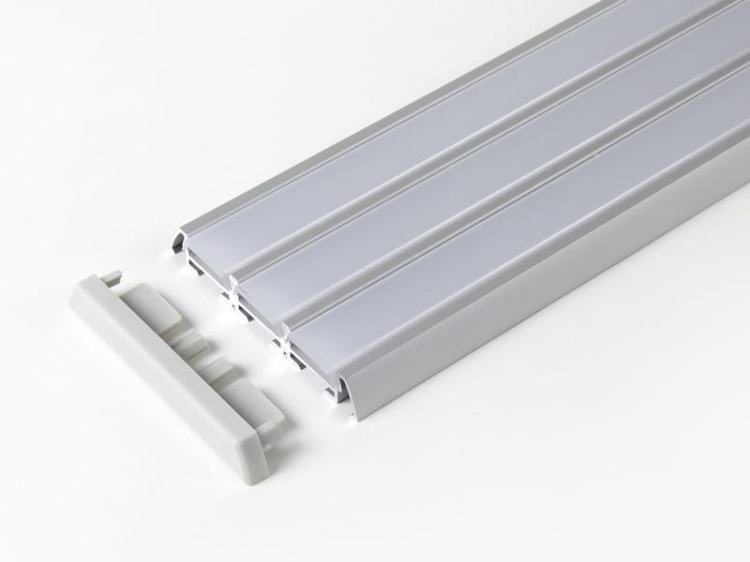 Sposób montażu zaślepki do profila Triada.