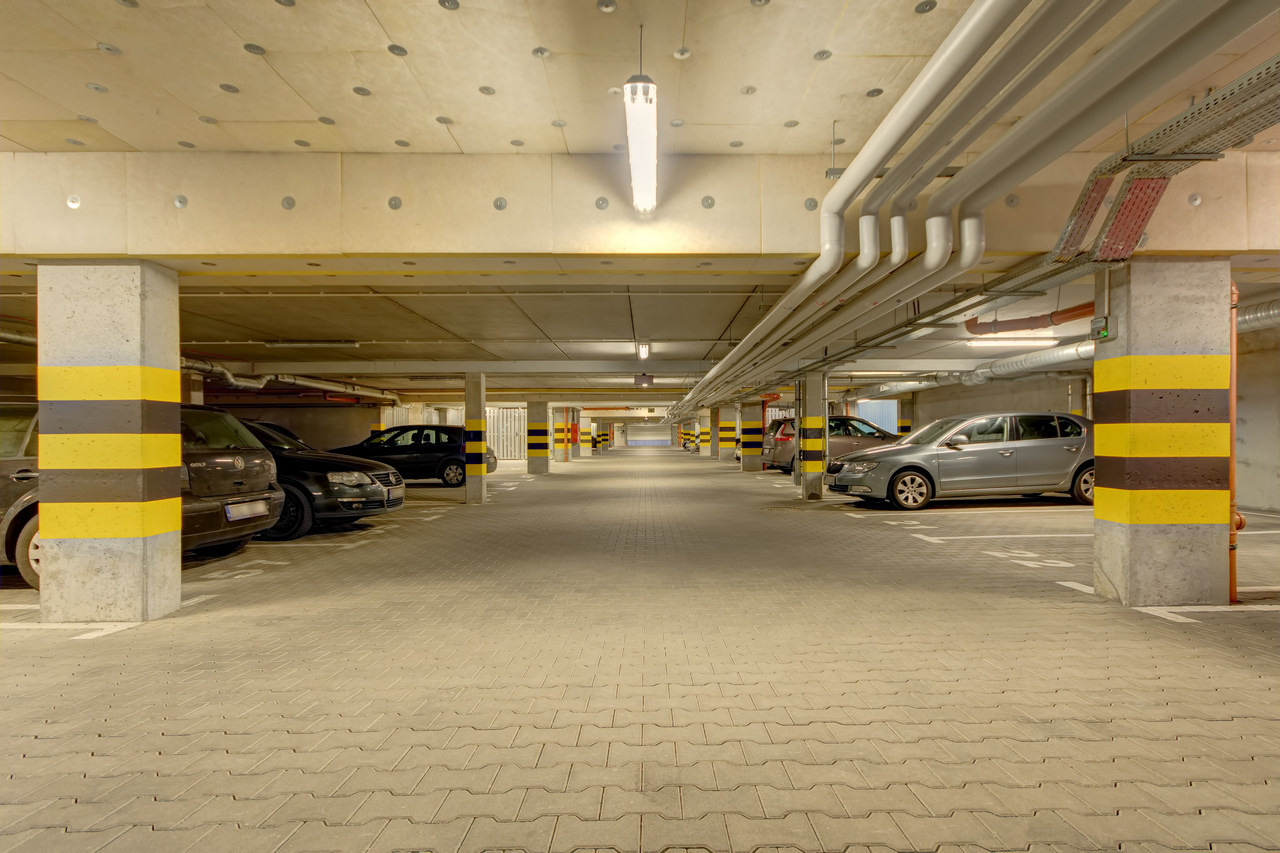 Oświetlenie LED garażu oprawami Hermic Certa 40W