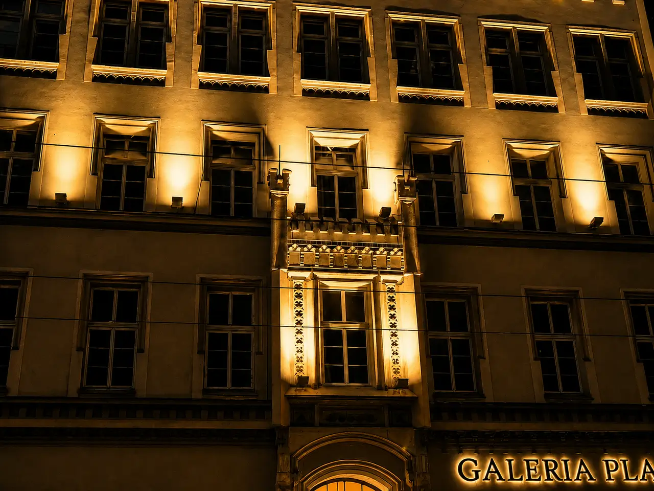 Iluminacja LED budynku Platon przy ul Krupniczej