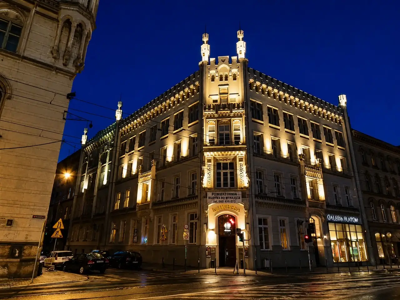 Oświetlenie LED elewacji budynku Platon we Wrocławiu