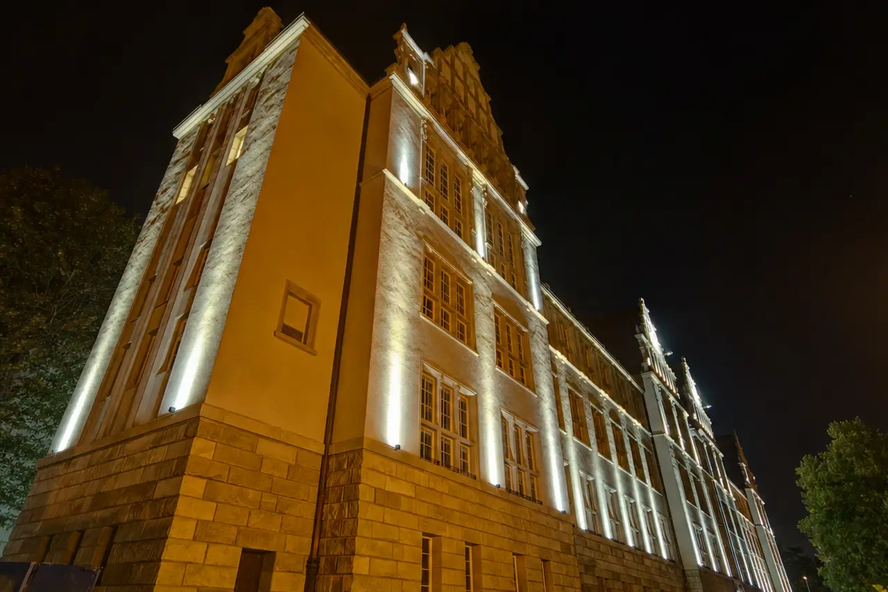 Oświetlenie LED elewacji Gmachu Głównego Politechniki Wrocławskiej