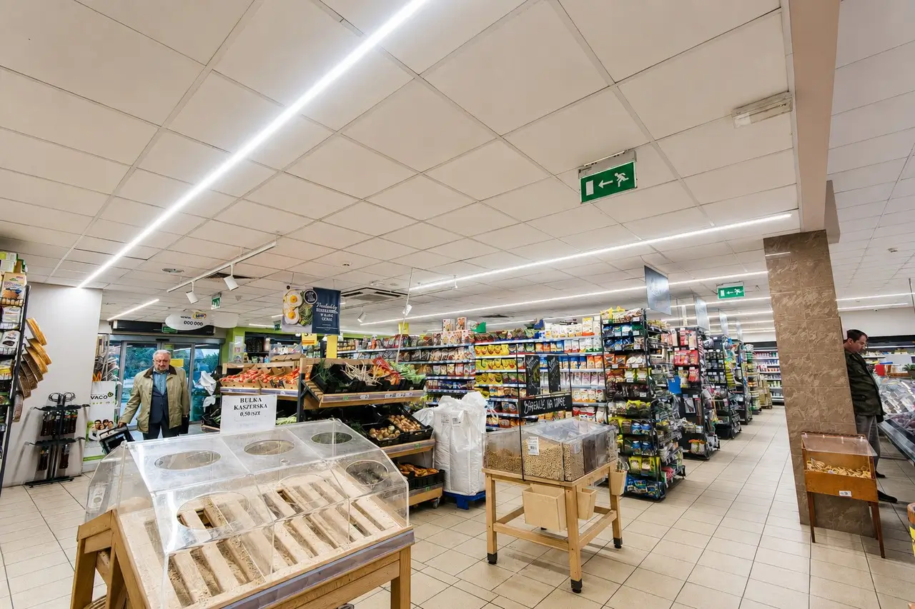 Oprawy LED na wymiar w Carrefour Express