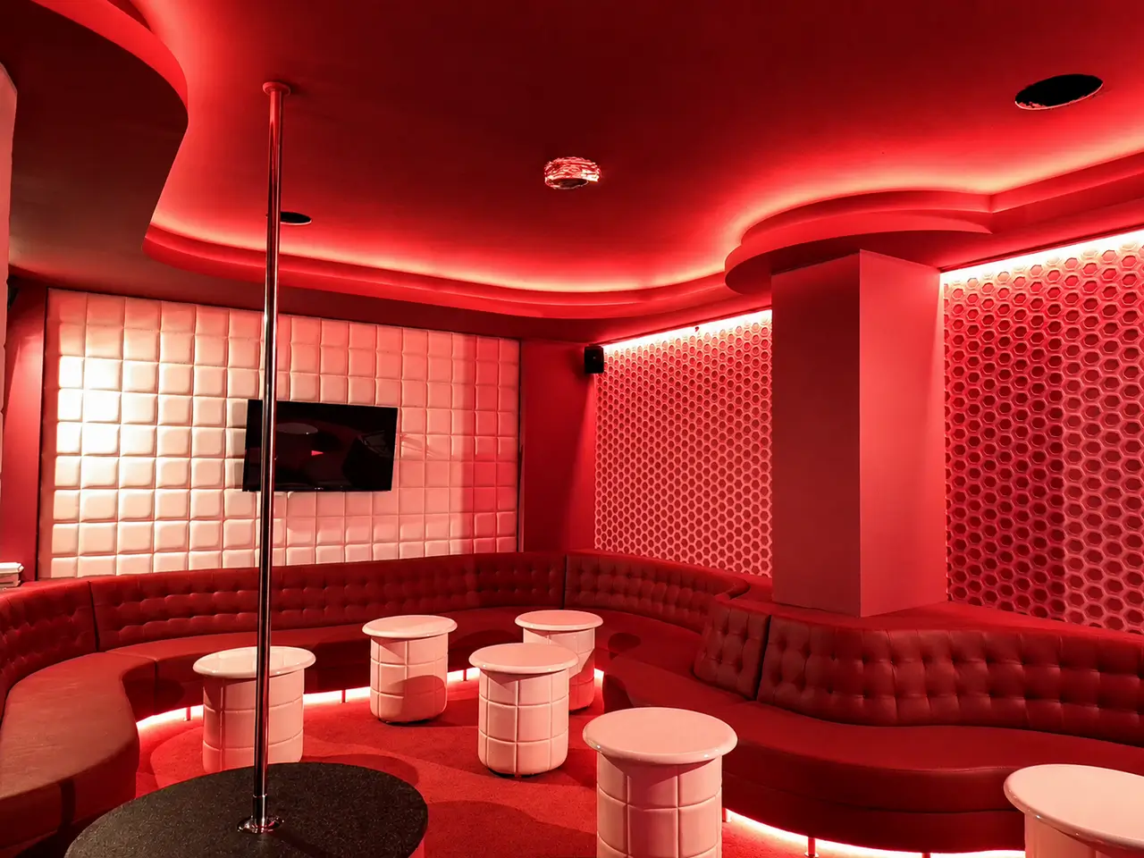 Realizacja oświetlenia dekoracyjnego LED w SOGO Night Club