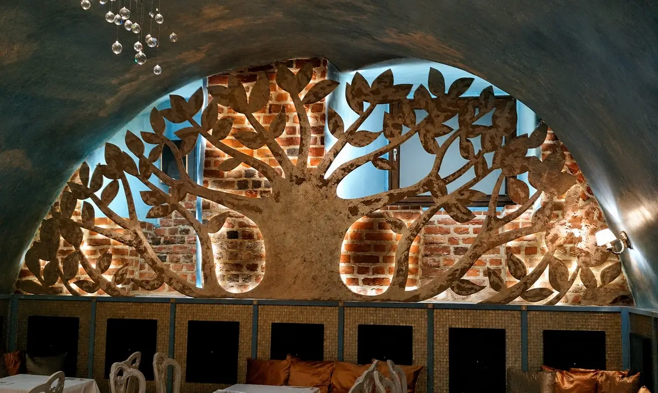 Klimatyczne oświetlenie LED wnętrza restauracyjnego