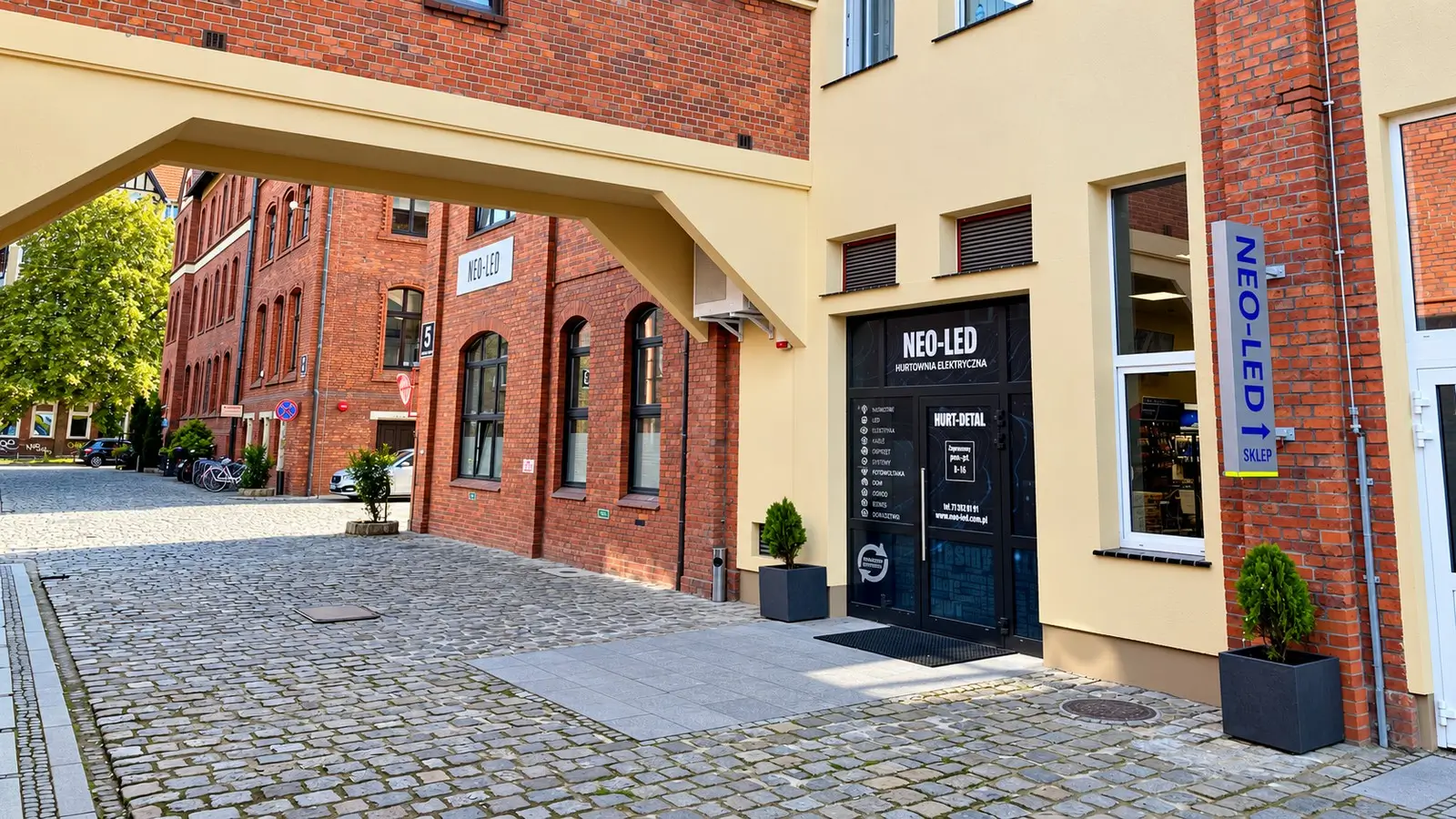 NEO-LED Wrocław – hurtownia oświetlenia i elektrotechniki przy ulicy Długosza